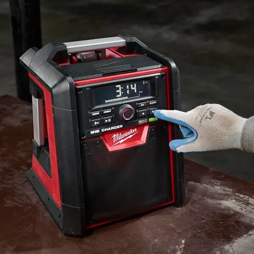 Milwaukee 2792-20 Jobsite Radio & Charger